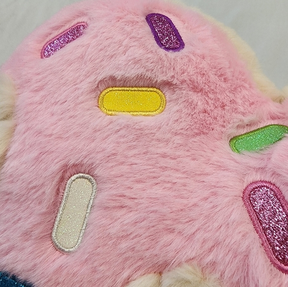 Icecream Heart-Shaped Pillow - Pink and Cream - Picture 13 of 16